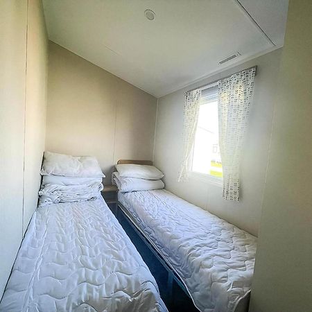 Lund Lovely 8 Berth Caravan For Hire At Barmston Beach Holiday Park Ref 62002O酒店 外观 照片