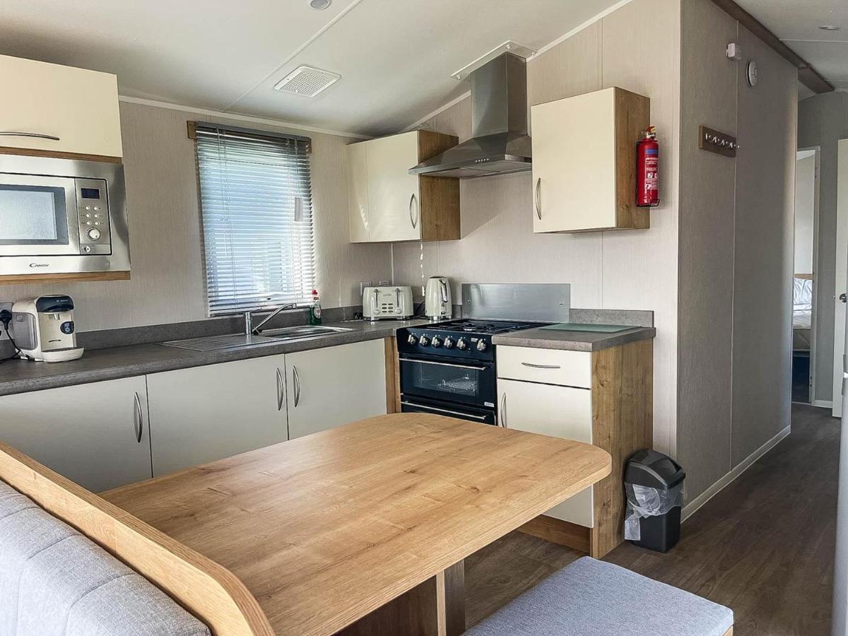 Lund Lovely 8 Berth Caravan For Hire At Barmston Beach Holiday Park Ref 62002O酒店 外观 照片