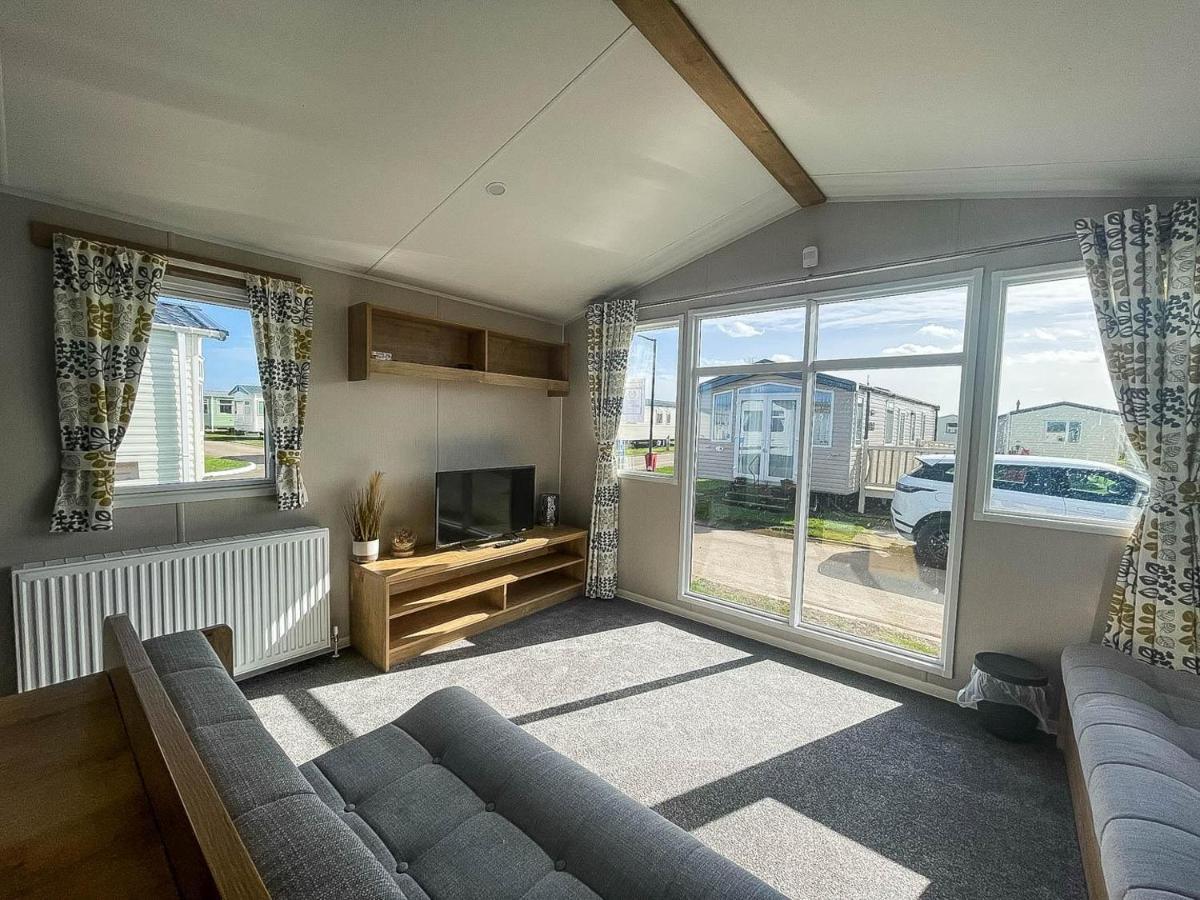 Lund Lovely 8 Berth Caravan For Hire At Barmston Beach Holiday Park Ref 62002O酒店 外观 照片