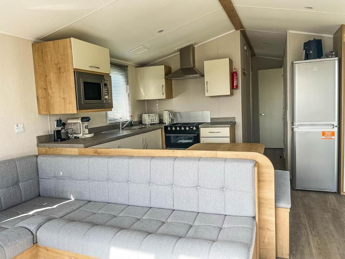 Lund Lovely 8 Berth Caravan For Hire At Barmston Beach Holiday Park Ref 62002O酒店 外观 照片